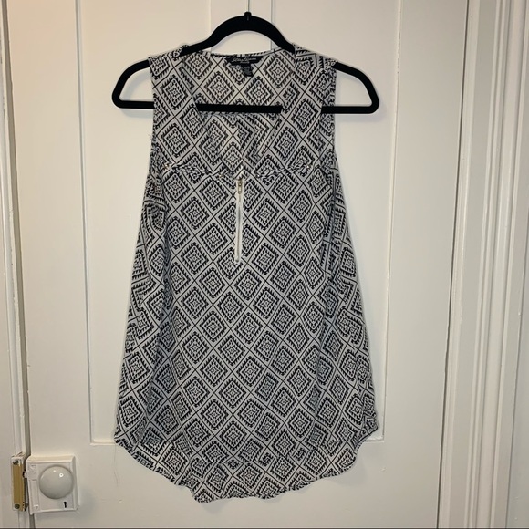 Patterned Tank Top - Picture 1 of 3